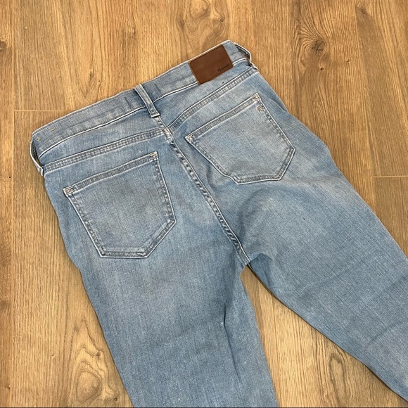 Madewell 9” High Rise Skinny Crop Light Wash Jeans - Picture 4 of 5